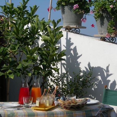 Bed and Breakfast Piazza San Pantaleo Сорсо Екстер'єр фото