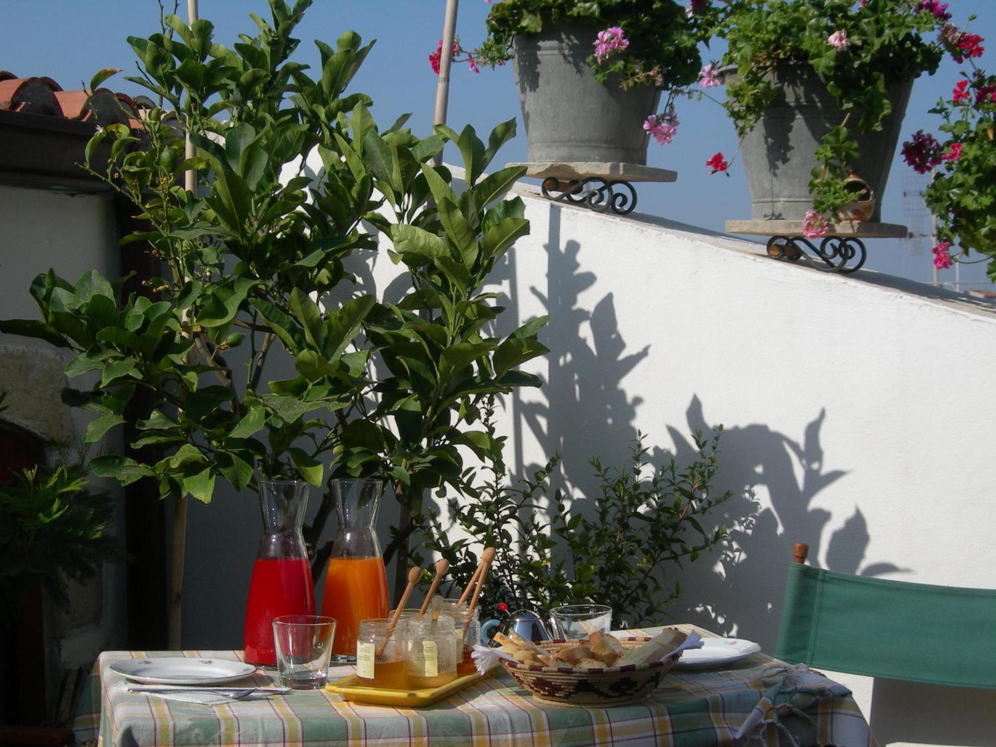 Bed and Breakfast Piazza San Pantaleo Сорсо Екстер'єр фото